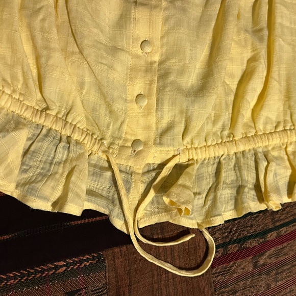 Forever 21 Pale Yellow Ruffle Button-Front Cropped Cami - Picture 3 of 9